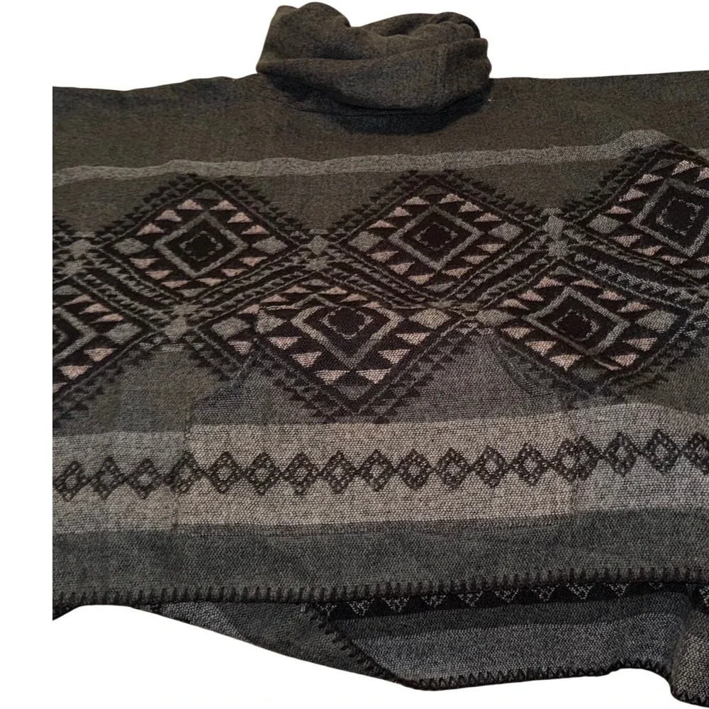 Steve Madden Womens‎ Cowl Neck Geometric Poncho Charcoal Grey OSFM New